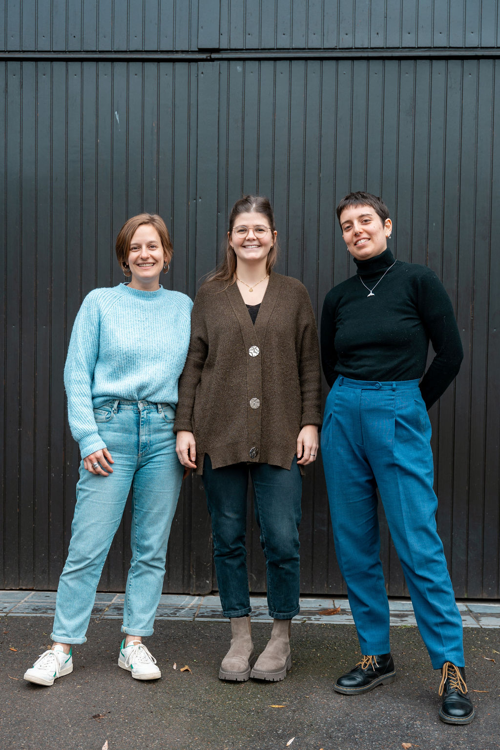 L'équipe de DEC!DE ASBL, trois fondatrices côte à côte